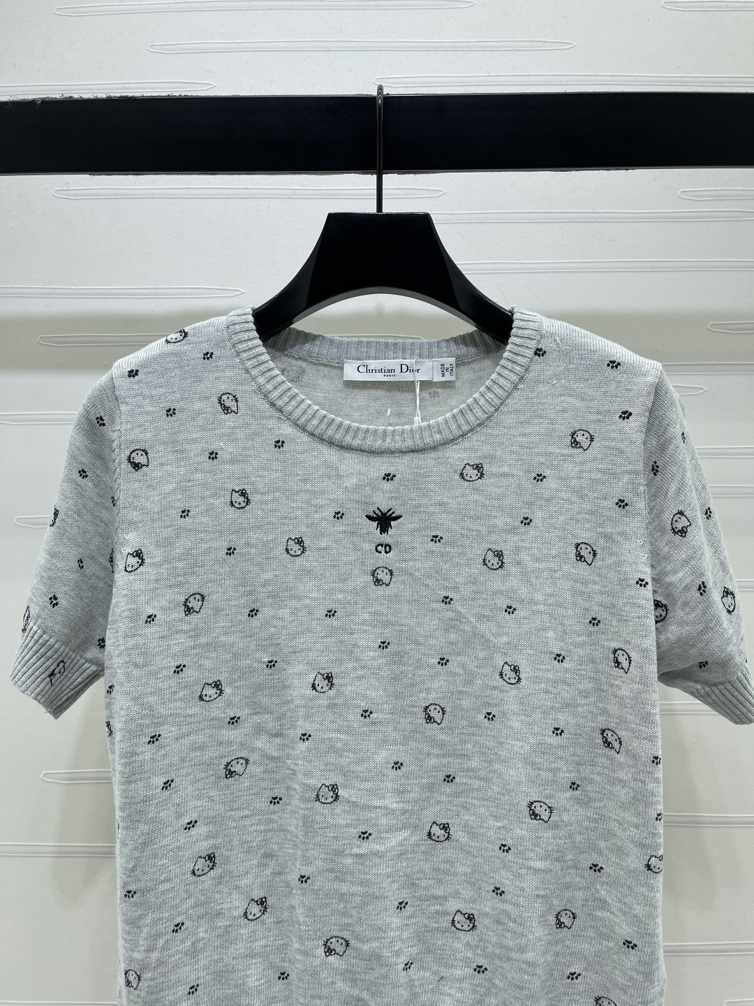 Women's short sleeves
